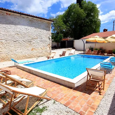 Holiday home Family Friendly House With A Swimming Pool Orihi, Istria - Sredisnja Istra - 3334 Barban